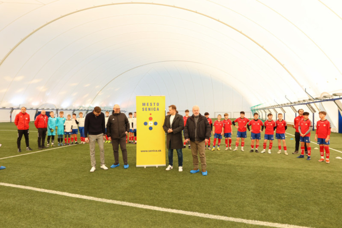 FOTO: Mesto Senica investovalo do nafukovacej športovej haly, foto 2