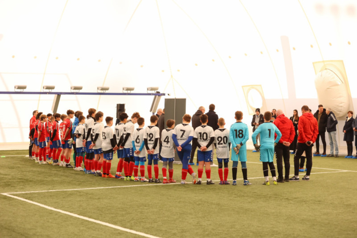 FOTO: Mesto Senica investovalo do nafukovacej športovej haly, foto 4