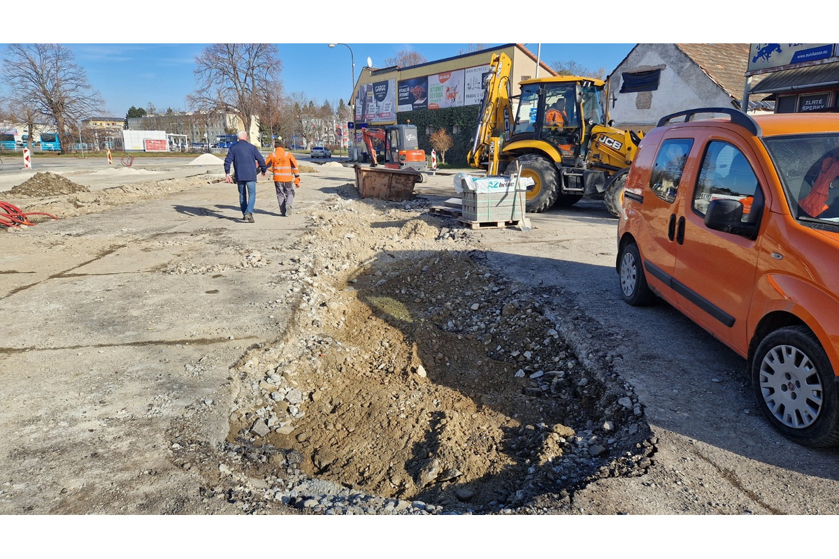 FOTO: Revitalizácia predstaničného priestoru v Piešťanoch, foto 1
