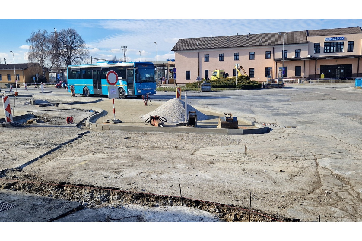 FOTO: Revitalizácia predstaničného priestoru v Piešťanoch, foto 5