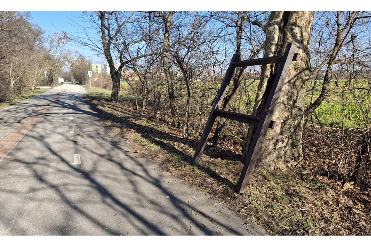 FOTO: Poškodené informačné tabule pri ceste Négyeseki, foto 6