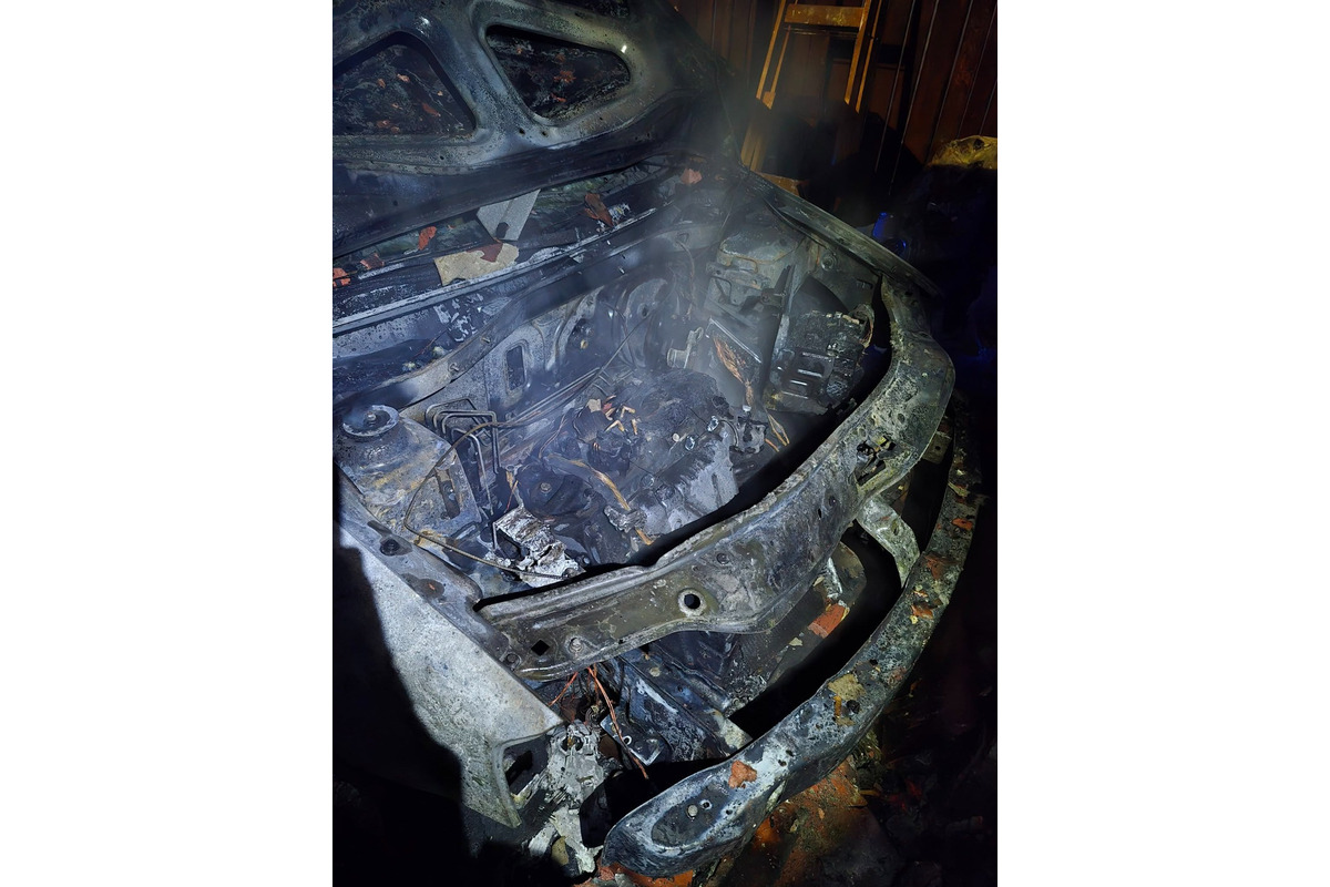 FOTO: Požiar rekreačnej chaty v Cerovej a požiar auta vo Veľkom Grobe, foto 8