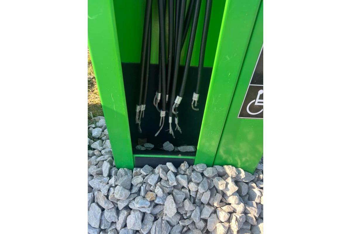 FOTO: Zničené servisné cyklostojany v Piešťanoch, foto 3