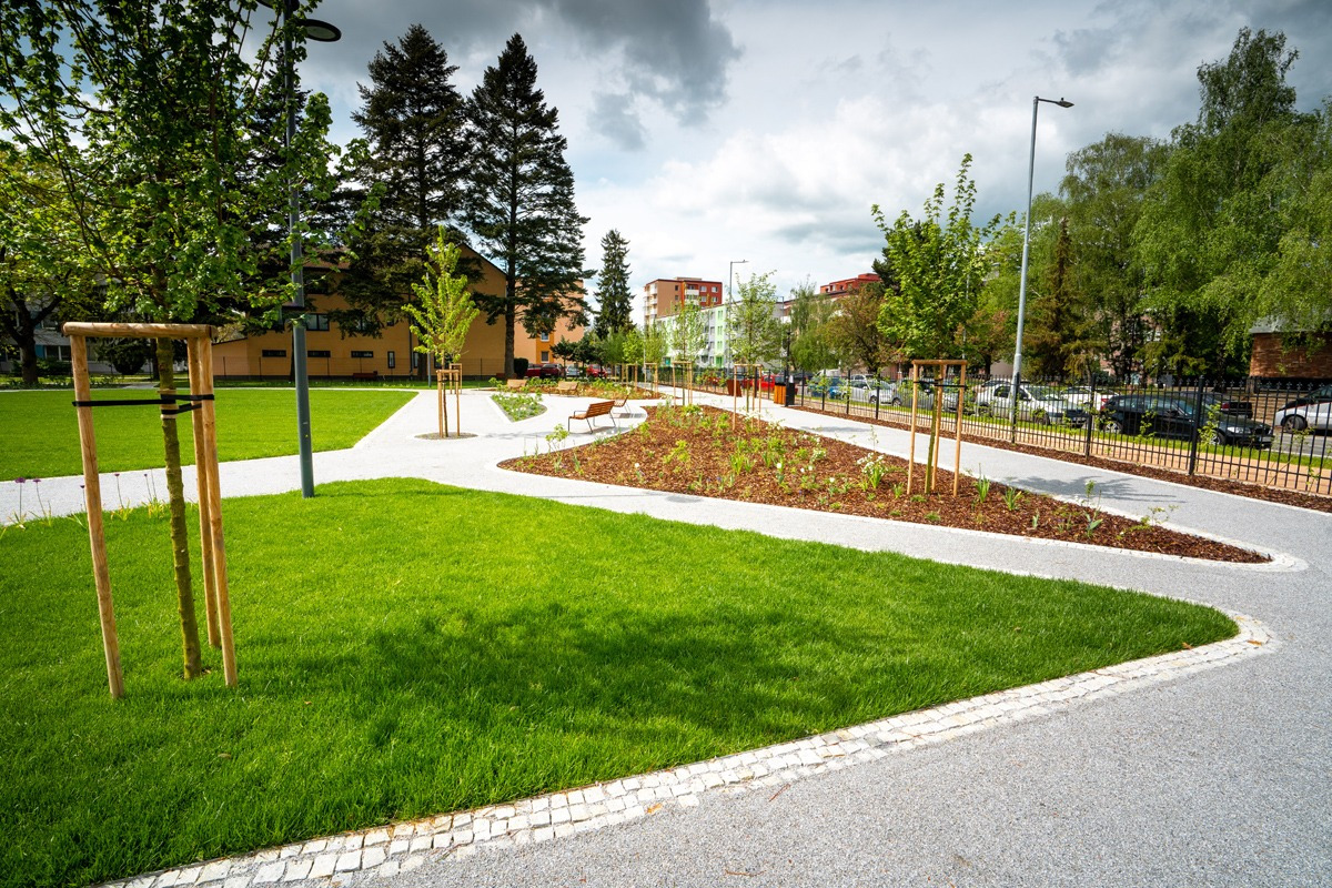 FOTO: V súťaži Stavba roka 2024 je aj Dom nádeje v Zavare a Park pri múzeu v Senici, foto 5