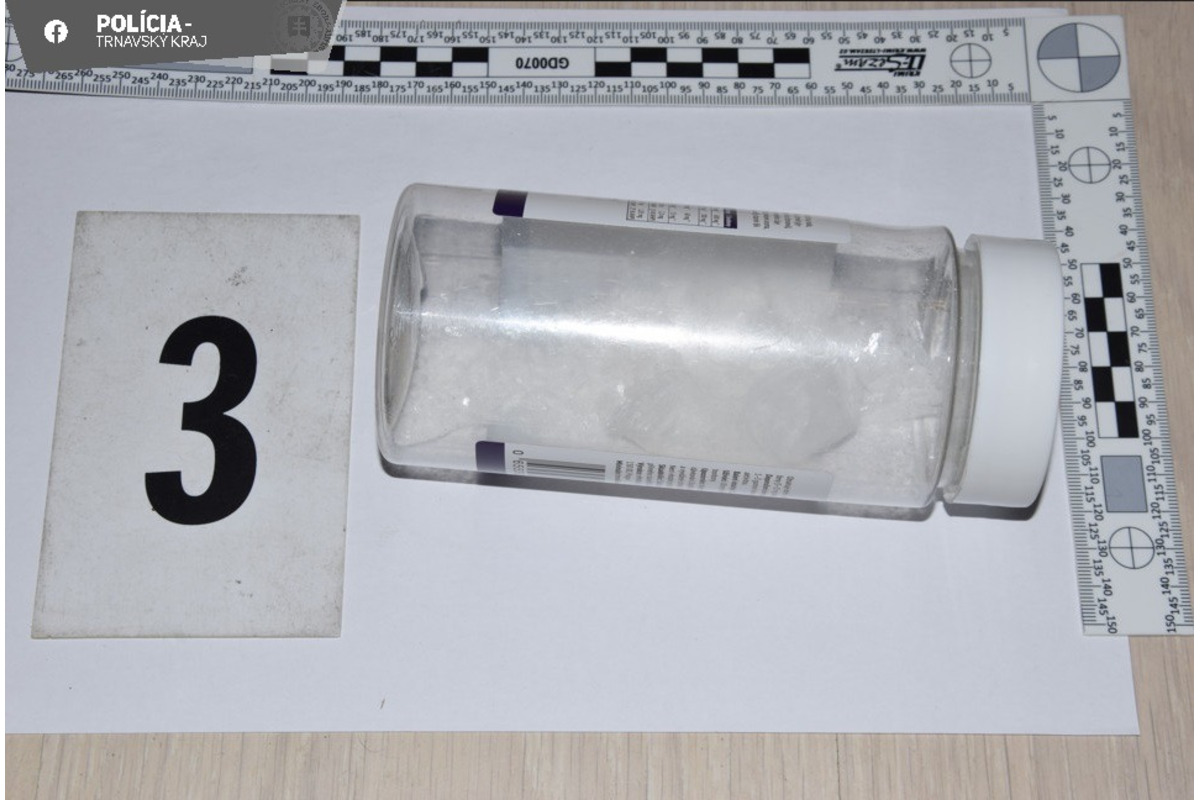 FOTO: Polícia zadržala päť drogových dílerov, foto 5