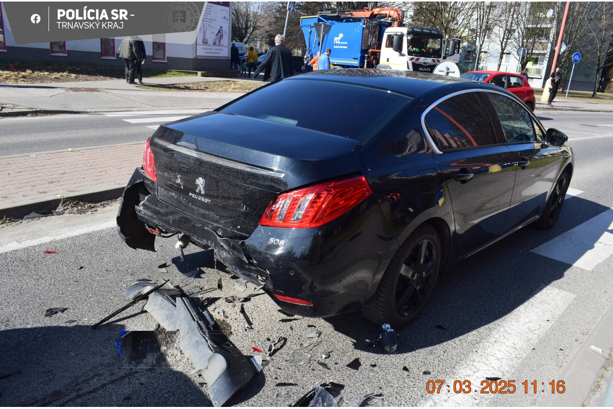 FOTO: Policajti zastavili 6 opitých vodičov, niektorí spôsobili nehodu, foto 3