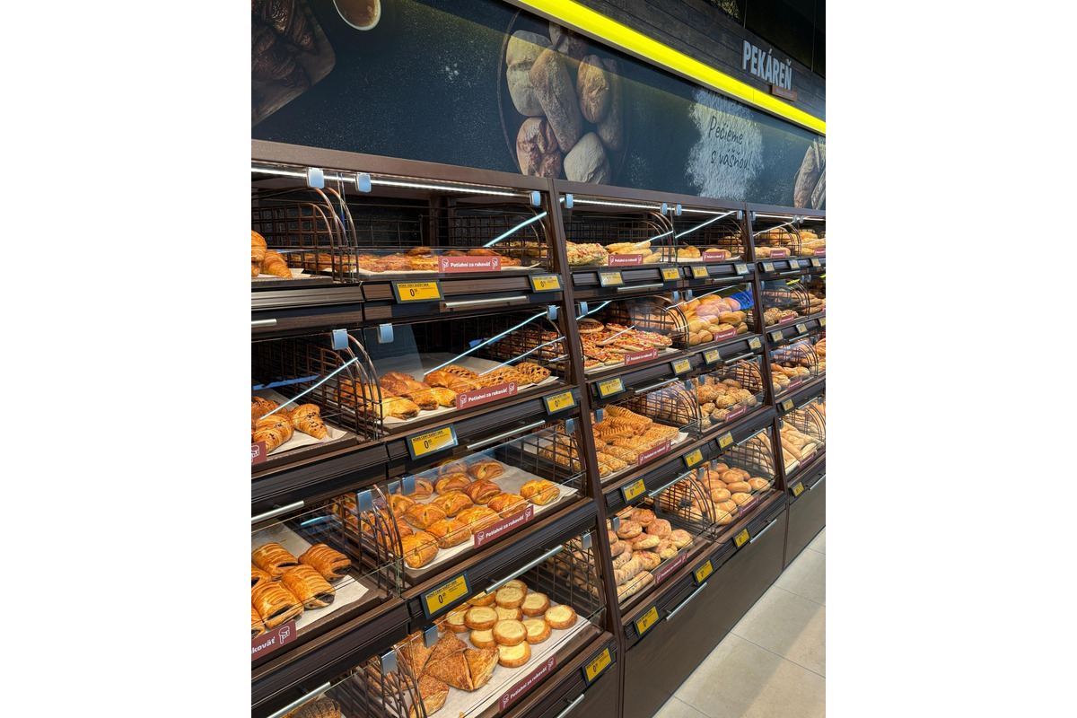 FOTO: V Senici oficiálne otvorili novú predajňu Biedronky, foto 3