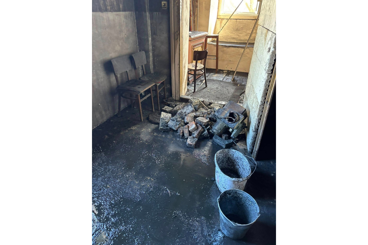 FOTO: Hasiči zasahujú pri požiari kostola v obci Jahodná, foto 6