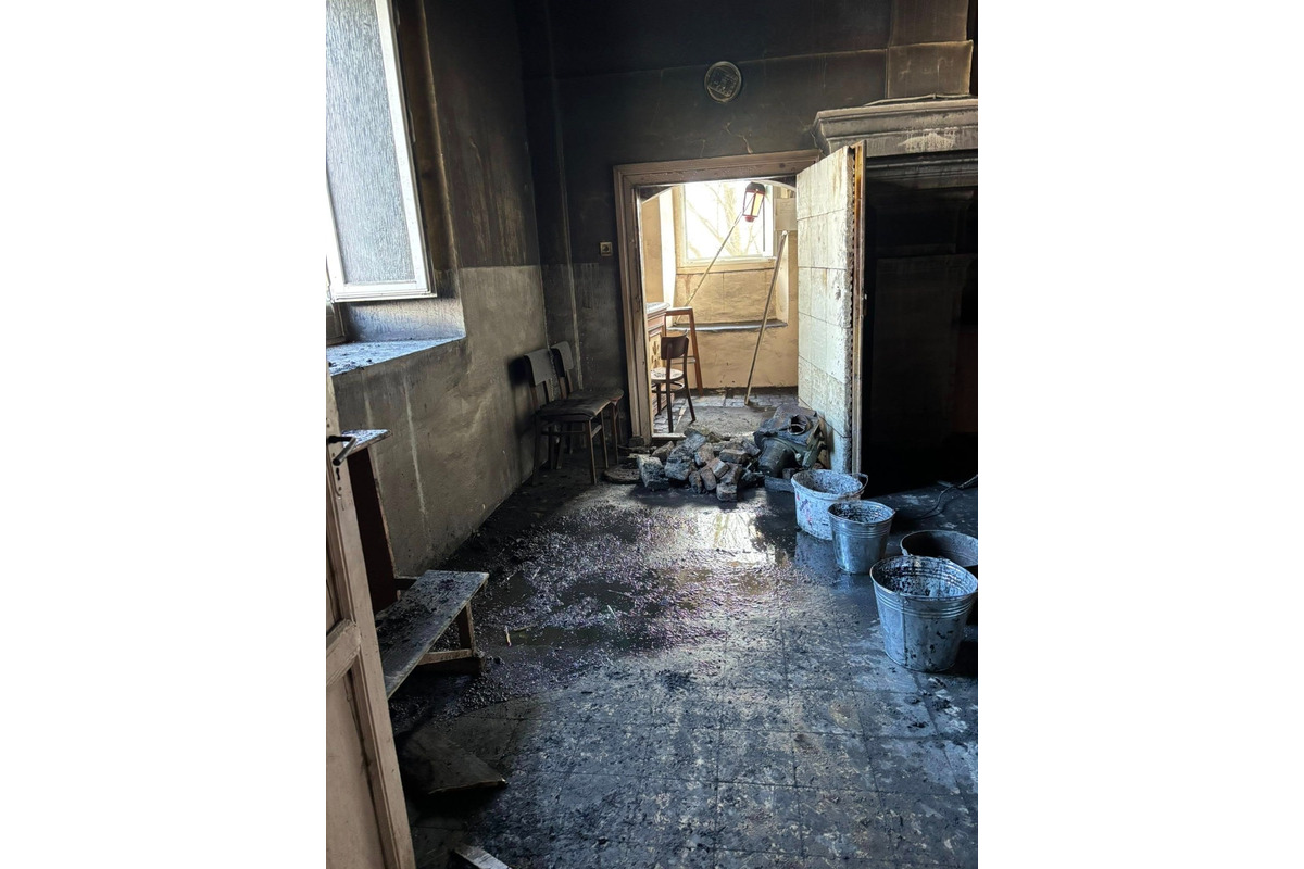 FOTO: Hasiči zasahujú pri požiari kostola v obci Jahodná, foto 7