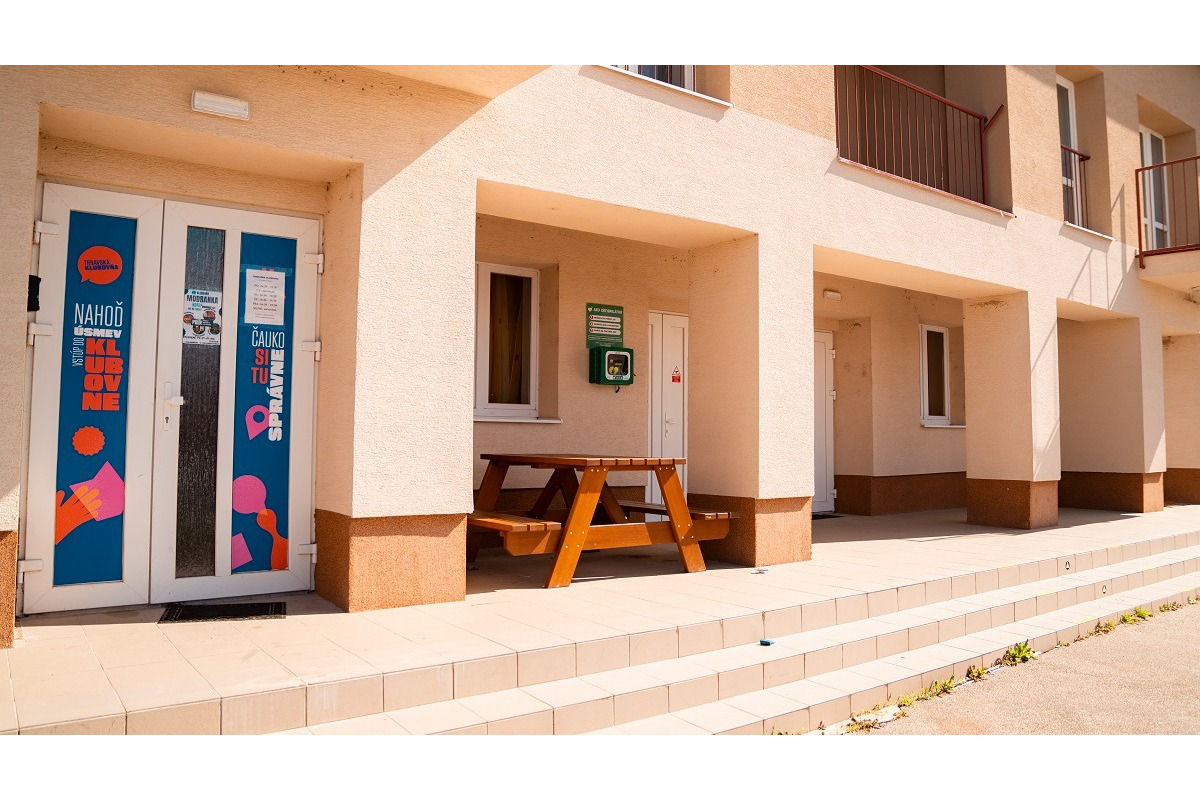 FOTO: V Trnave pribudlo 19 kusov defibrilátorov (AED) na verejnosti, foto 2