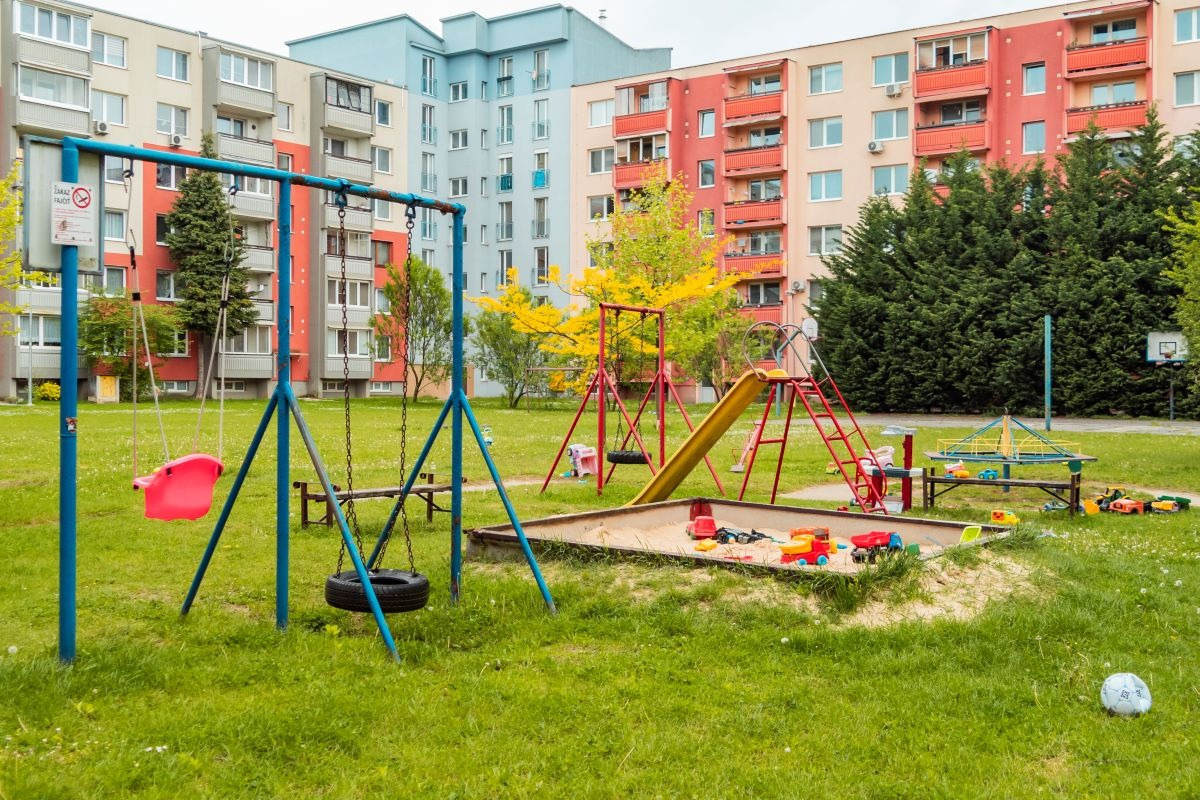 FOTO: Projekt obnovy vnútroblokov na Tehelnej napreduje, foto 5