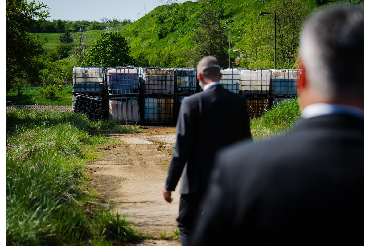 FOTO: Prezident žiada od Tarabu riešenie skládky Vlčie hory pri Hlohovci, foto 4