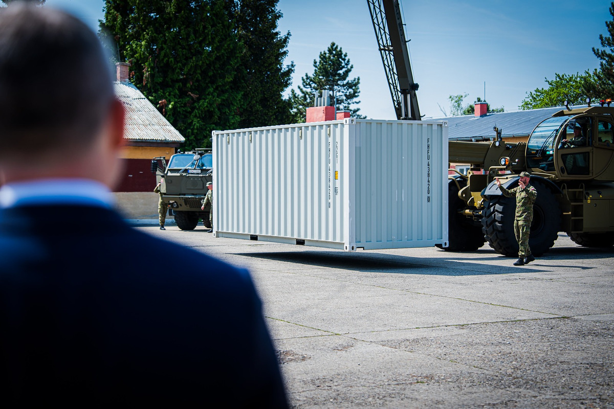 FOTO: Prezident žiada od Tarabu riešenie skládky Vlčie hory pri Hlohovci, foto 5