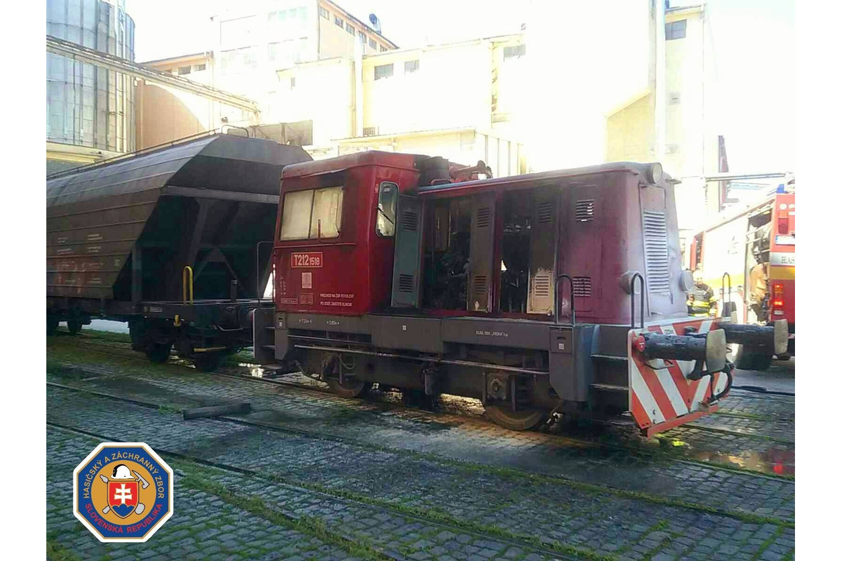 FOTO: V Trnave horela lokomotíva, foto 1