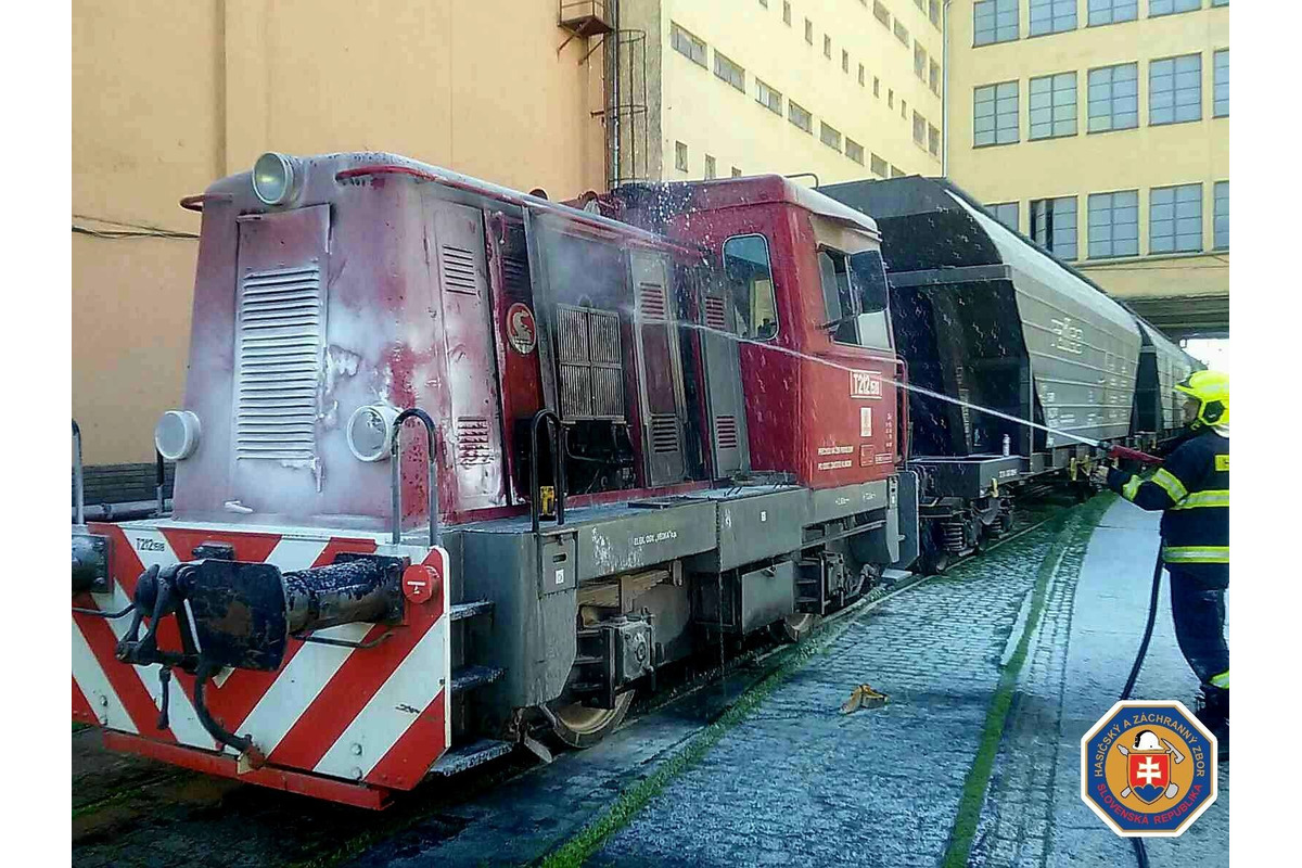 FOTO: V Trnave horela lokomotíva, foto 3