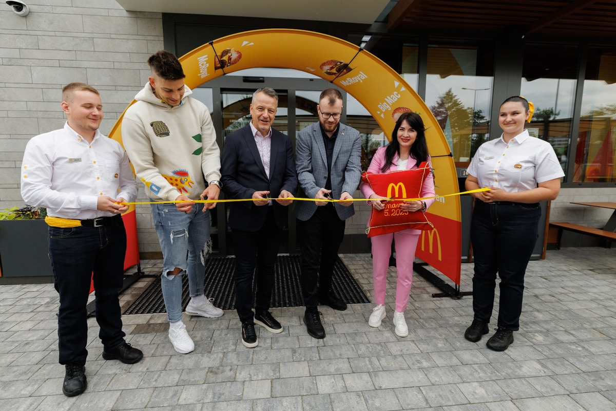 FOTO: Otvorenie novej prevádzky McDonald's v Trnave, foto 12