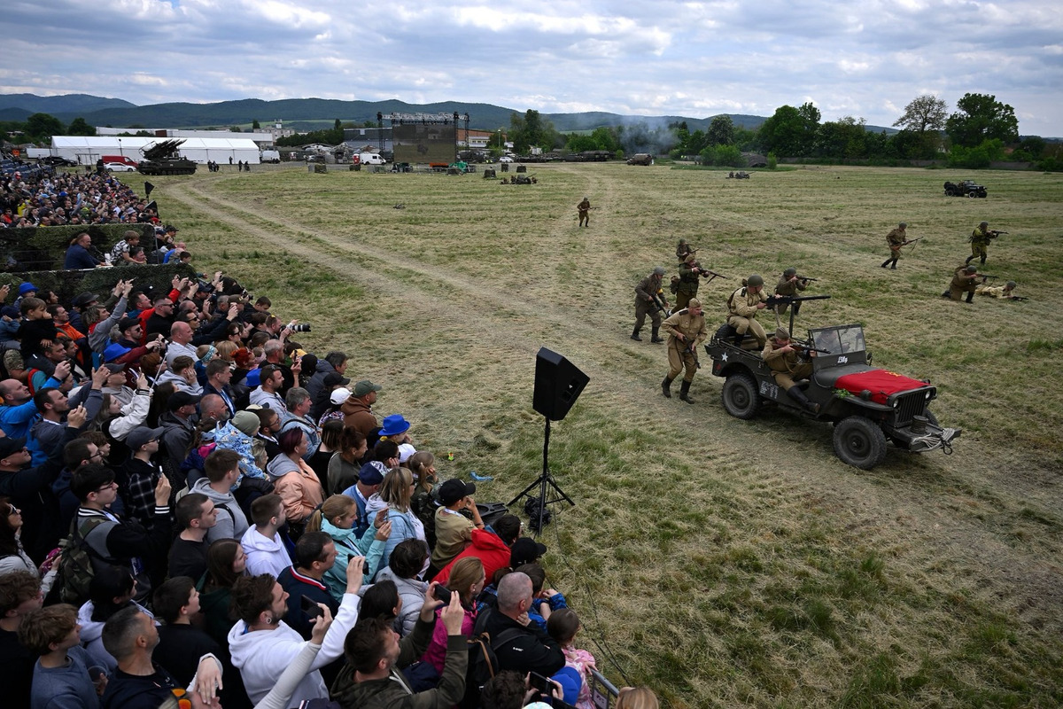 FOTO: Oslavy 80. výročia víťazstva nad fašizmom v Piešťanoch, foto 1