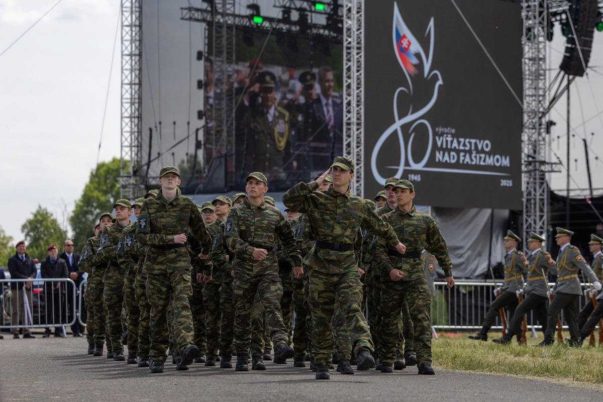 FOTO: Oslavy 80. výročia víťazstva nad fašizmom v Piešťanoch, foto 4