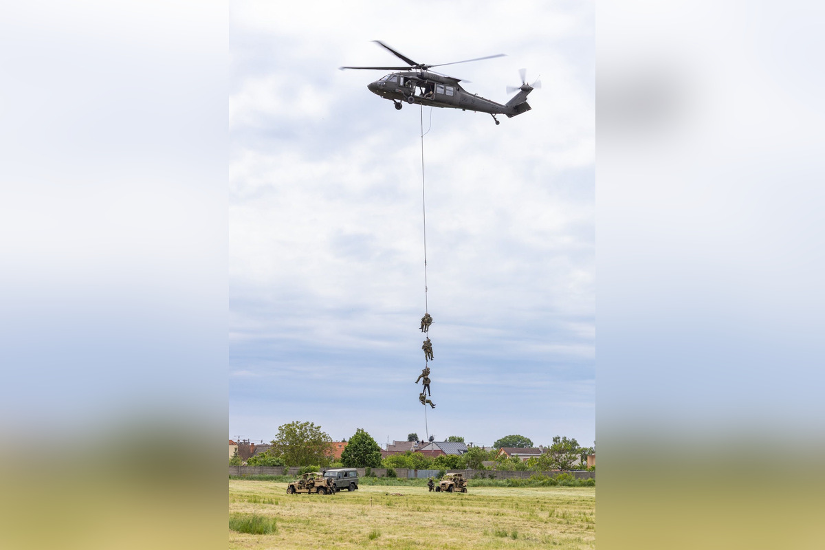 FOTO: Oslavy 80. výročia víťazstva nad fašizmom v Piešťanoch, foto 8