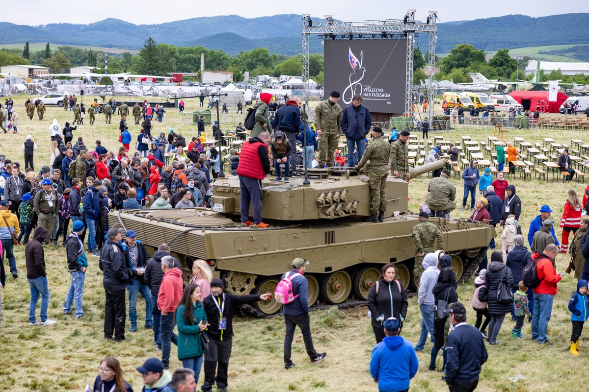 FOTO: Oslavy 80. výročia víťazstva nad fašizmom v Piešťanoch, foto 11