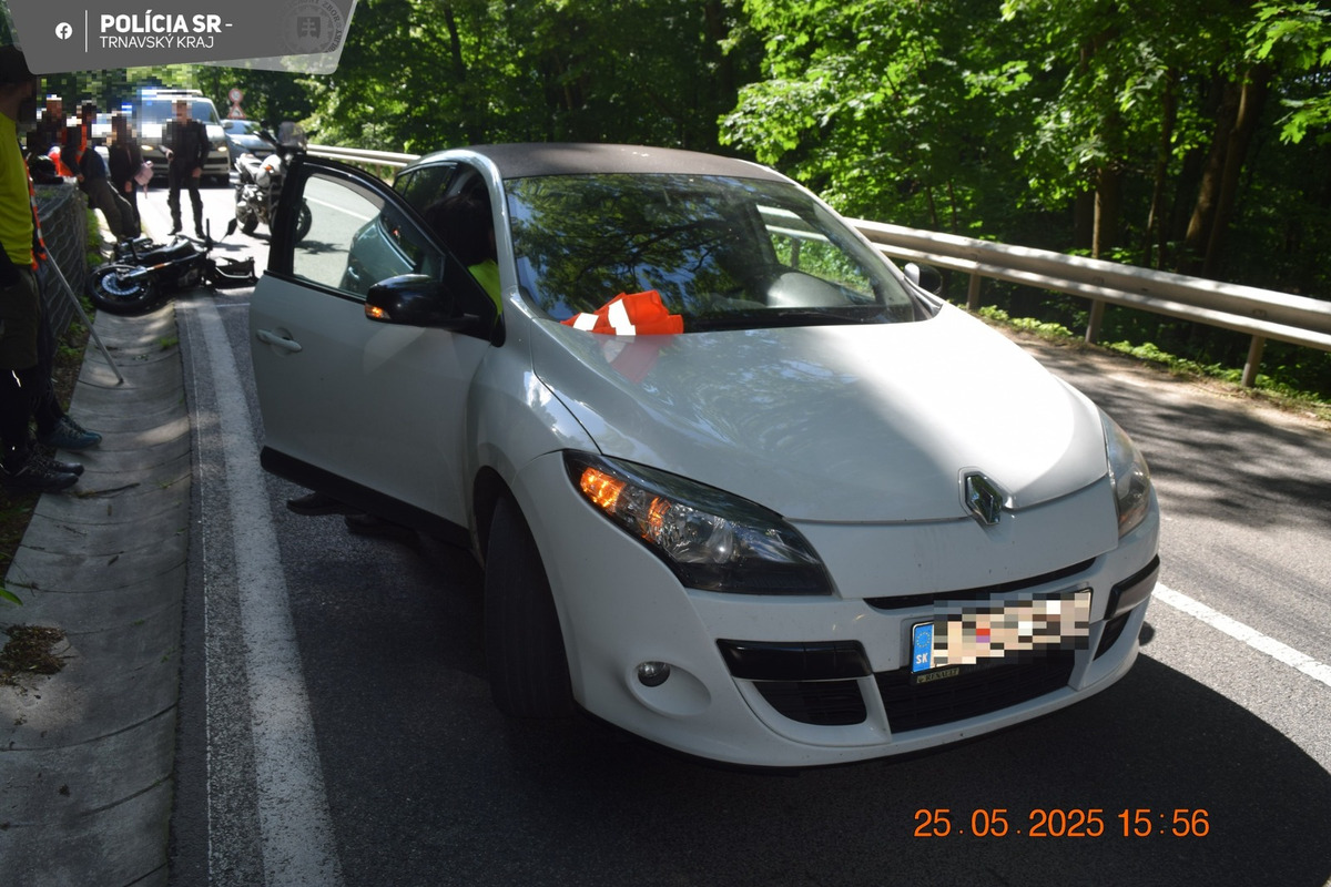 FOTO: Polícia riešila niekoľko dopravných nehôd motorkárov, foto 2