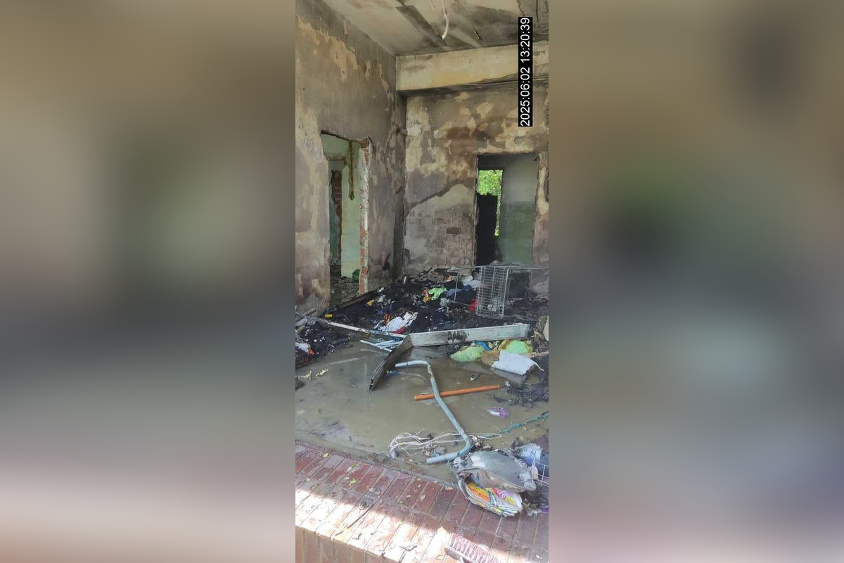 FOTO: V Seredi došlo k požiaru v opustenom areáli bývalého Milexu, foto 2