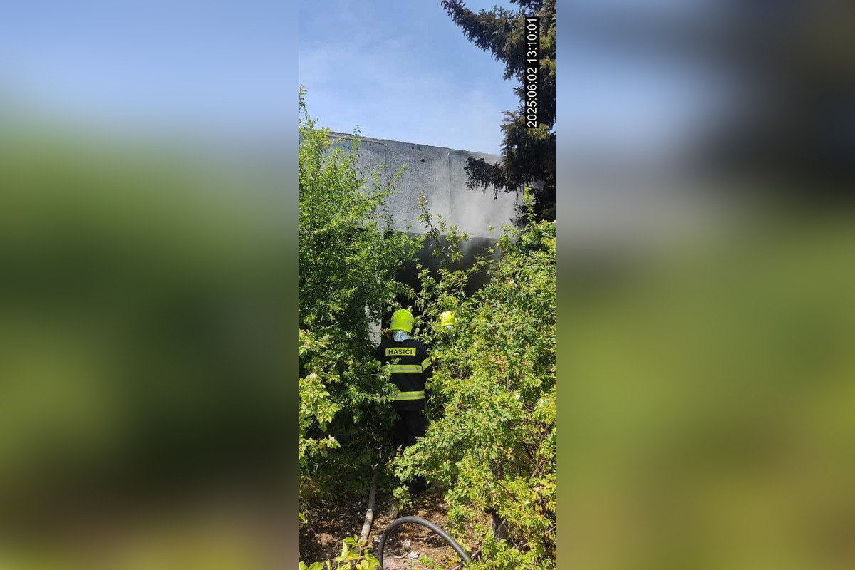 FOTO: V Seredi došlo k požiaru v opustenom areáli bývalého Milexu, foto 3