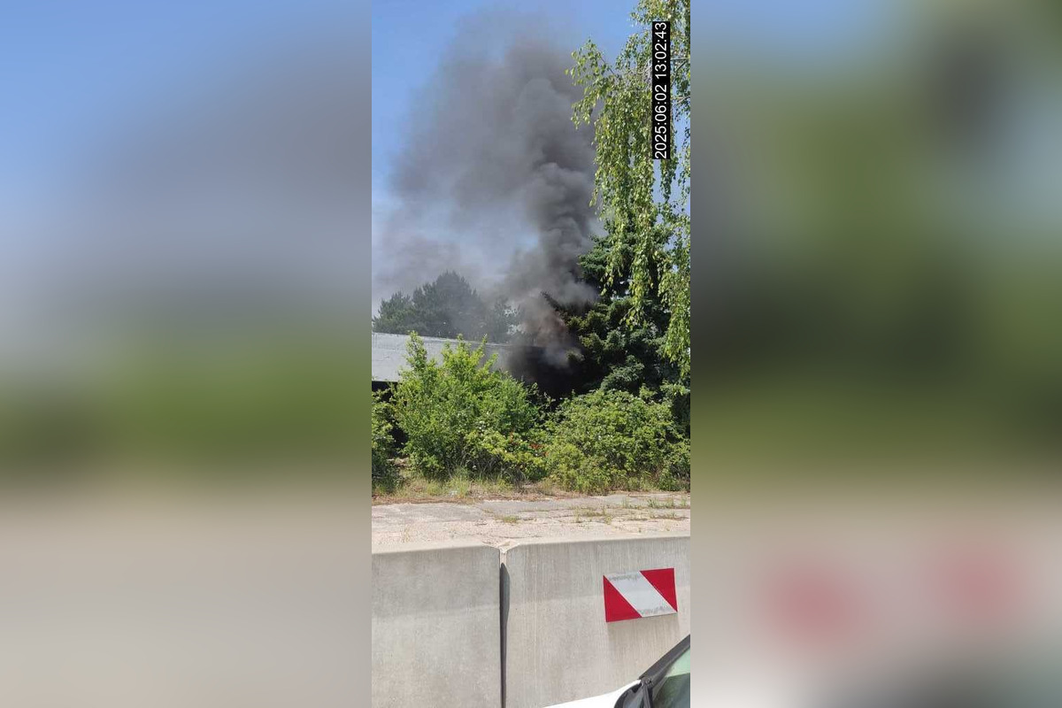 FOTO: V Seredi došlo k požiaru v opustenom areáli bývalého Milexu, foto 4