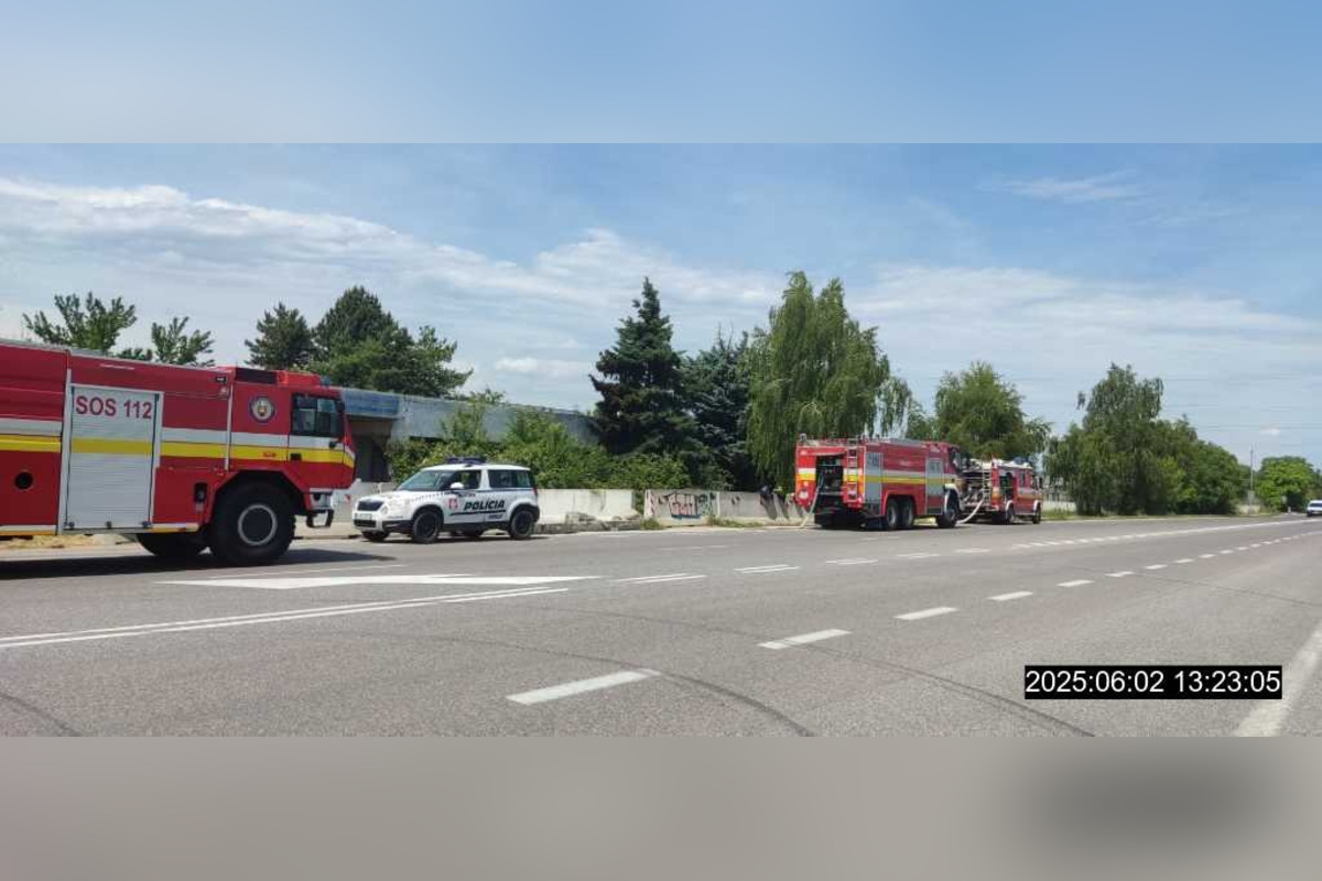 FOTO: V Seredi došlo k požiaru v opustenom areáli bývalého Milexu, foto 5