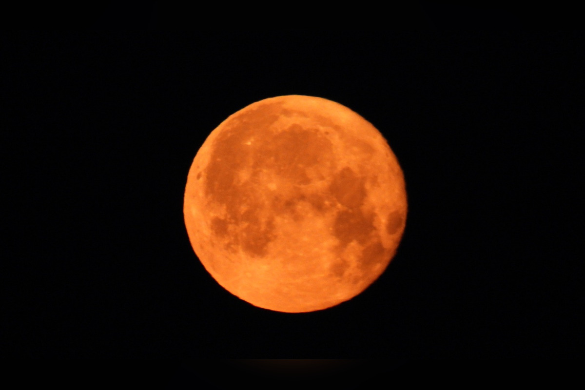 FOTO: Jahodový spln mesiaca nad Trnavou, foto 2