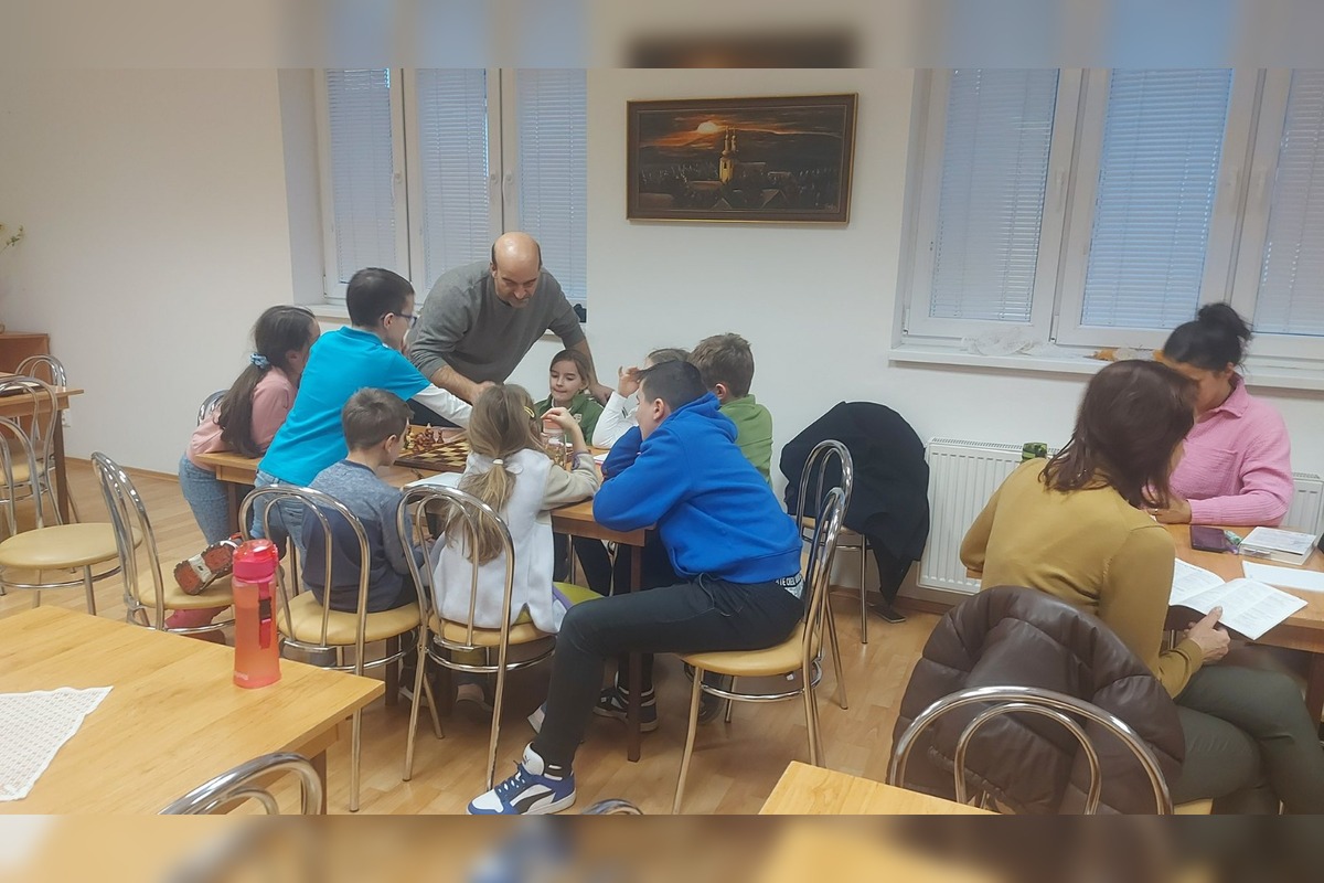 FOTO: Zomrel obľúbený tréner šachu Trnavčanov Roman Kozinka, foto 4