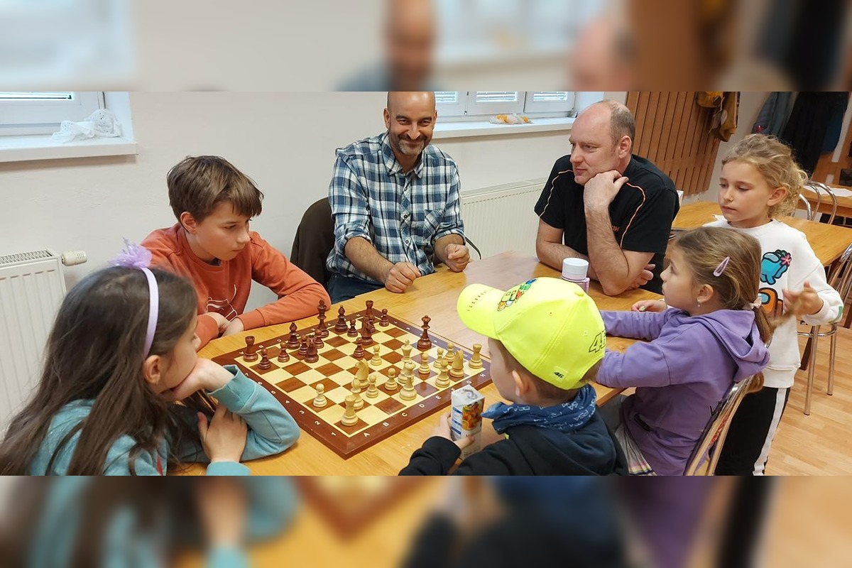 FOTO: Zomrel obľúbený tréner šachu Trnavčanov Roman Kozinka, foto 8