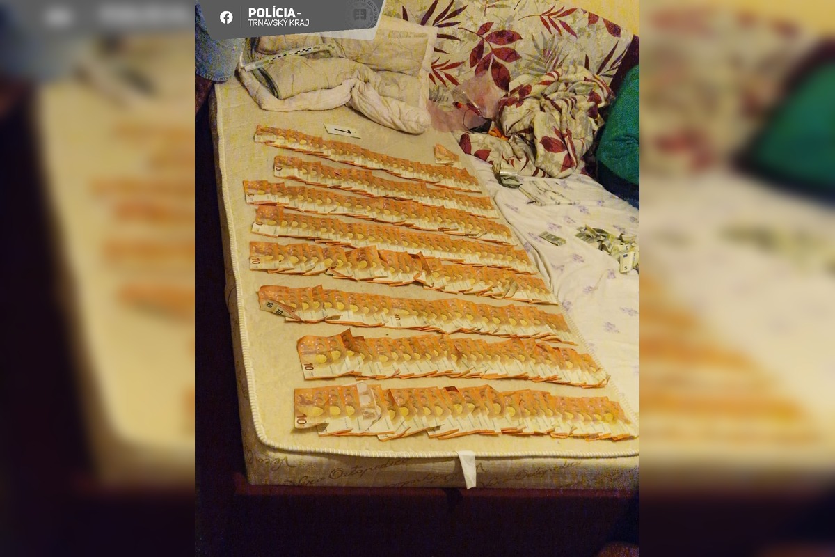 FOTO: Krádež v galantskom okrese: Muž ukradol z herne niekoľko tisíc eur, foto 1