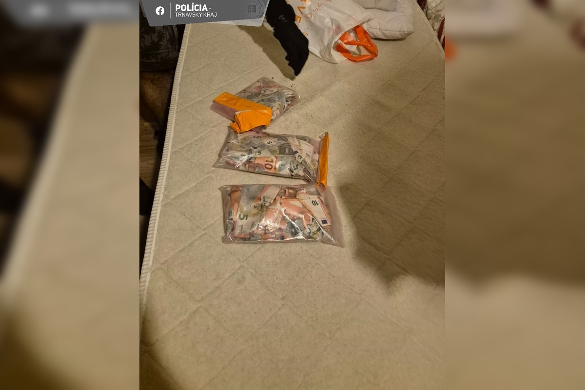 FOTO: Krádež v galantskom okrese: Muž ukradol z herne niekoľko tisíc eur, foto 2