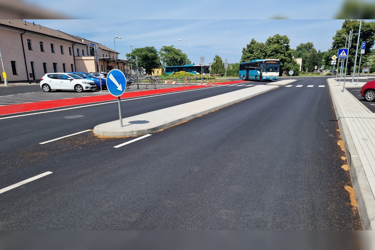 FOTO: Takto vyzerá zrekonštruovaný priestor pred stanicou v Piešťanoch, verejnosti sa sprístupní už čoskoro, foto 5