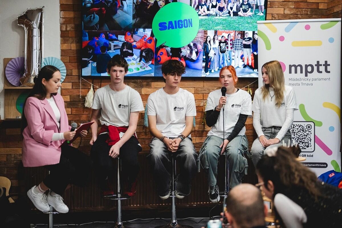 FOTO: V Trnave vznikla nová mládežnícka organizácia GenT, foto 2