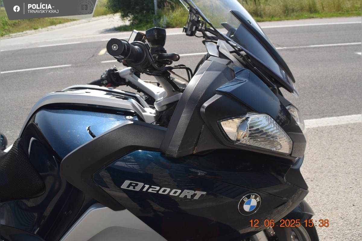 FOTO: Polícia hľadá svedkov nehody, pri ktorej sa zranila staršia cyklistka, foto 4