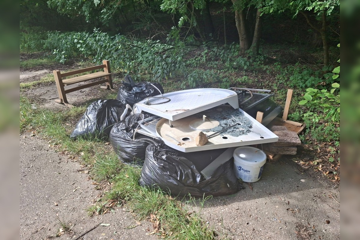 FOTO: Skaličania sú zhrození z okolia rekreačného strediska, dovolenkárov vítajú odpadky, foto 1