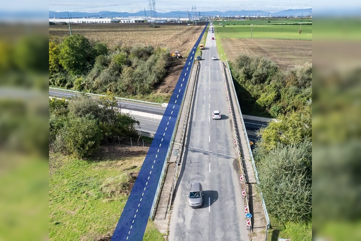 FOTO: Osadenie konštrukcie cyklolávky v obci Zavar, foto 3