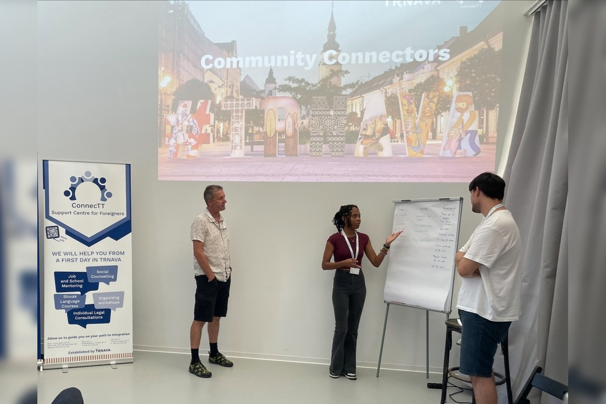 FOTO: Trnava rozšírila svoju podporu integrácie cudzincov, navštívili ju dobrovoľníci z viacerých krajín, foto 6