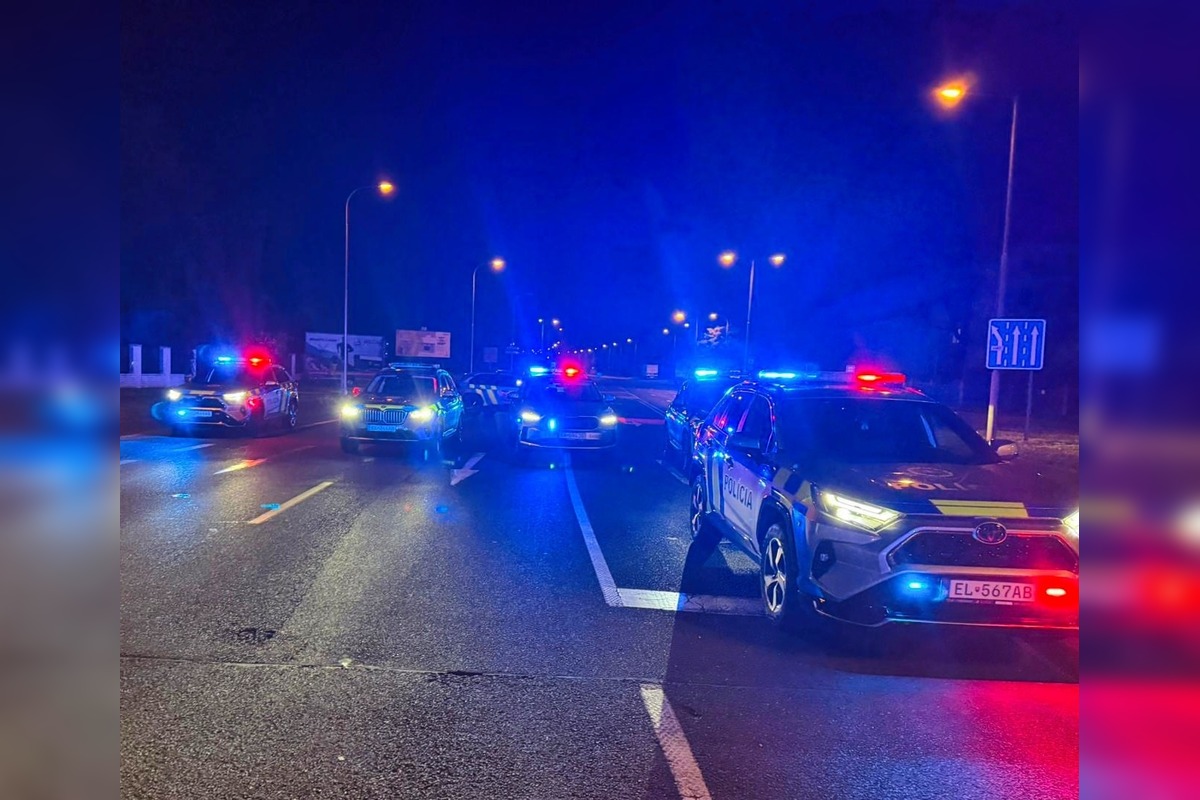 FOTO: Policajná naháňačka uprostred noci, foto 1