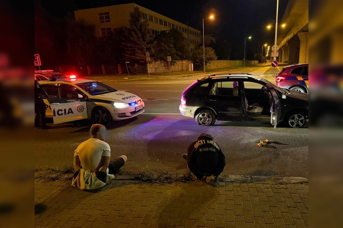 FOTO: Policajná naháňačka uprostred noci, foto 3