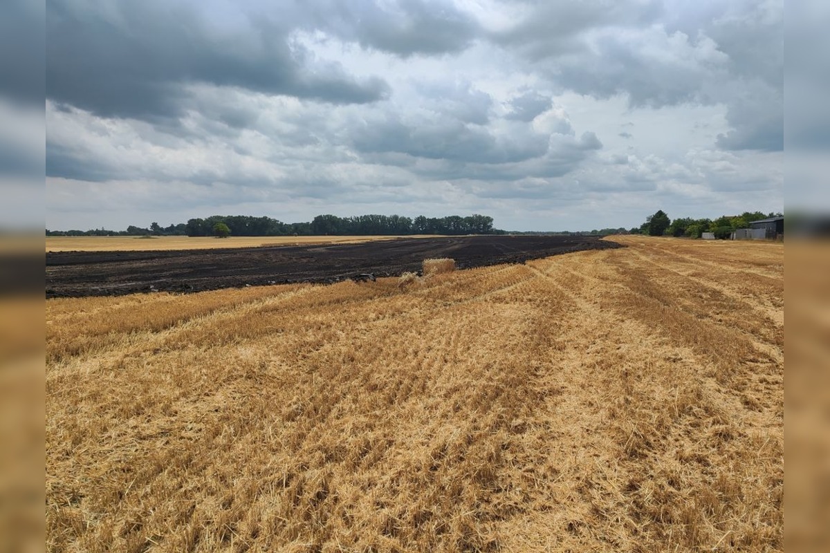 FOTO: Hasiči zasahovali pri požiari obilia, foto 9