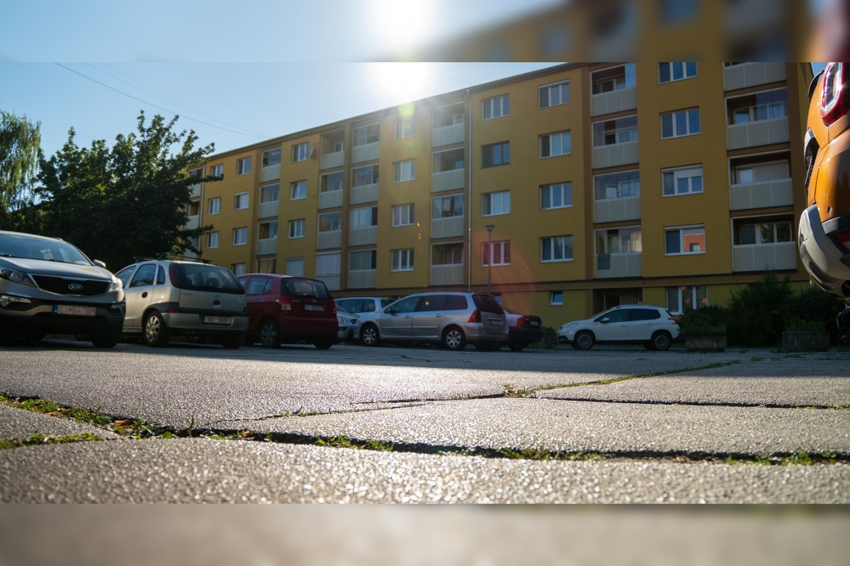 FOTO: Parkovisko na ulici Pod Hájkom v Skalici dostane nový šat! Takto vyzerá pre rekonštrukciou, foto 2