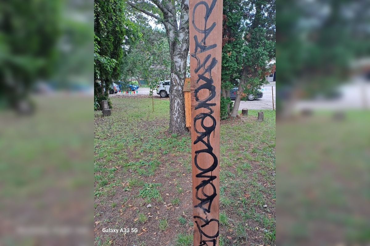 FOTO: Vandali pokreslili altánok v Trnave, foto 3