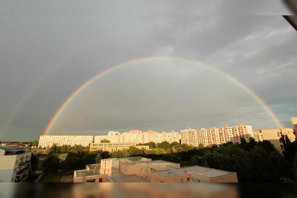 FOTO: Trnavčania zachytili krásnu dvojitú dúhu nad mestom, foto 8