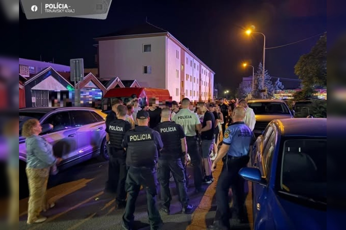 FOTO: Policajná akcia v Galante zameraná na požívanie alkoholu mládežov, foto 1