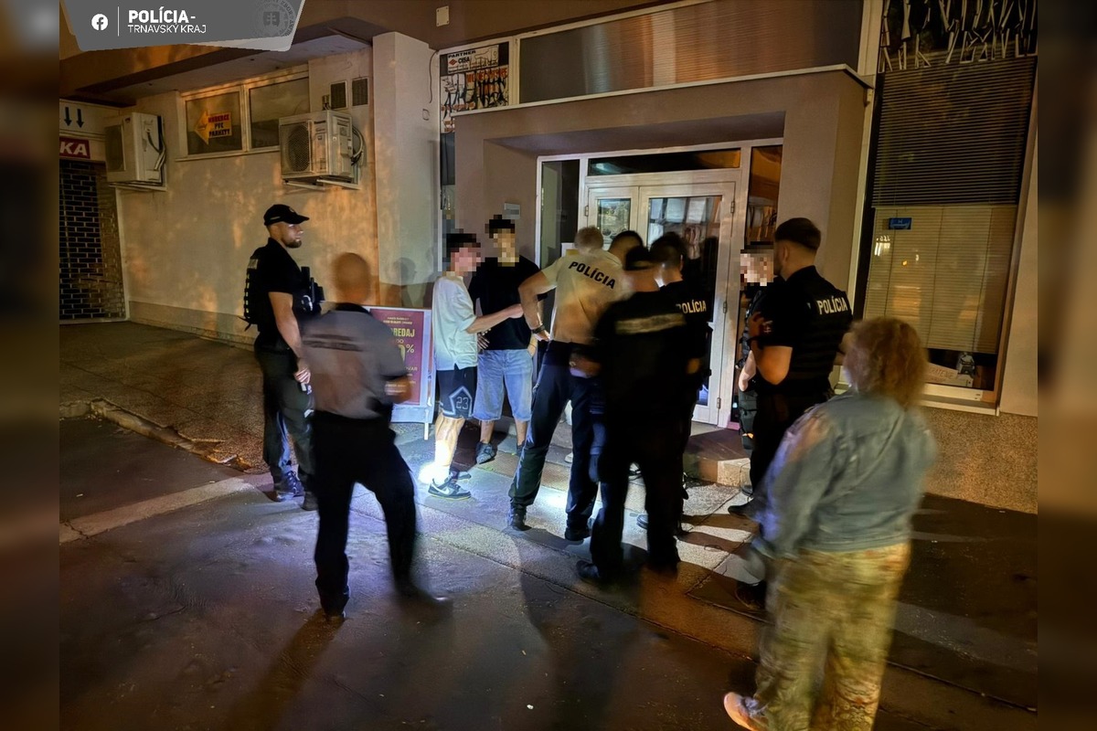 FOTO: Policajná akcia v Galante zameraná na požívanie alkoholu mládežov, foto 5