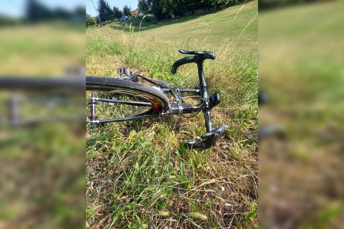 FOTO: Kolobežkár skončil po zrážke s cyklistom v nemocnici, foto 1