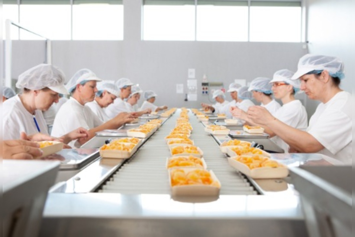 FOTO: V Hlohovci sídli jedna z najväčších fabrík na sušené ovocie, foto 1